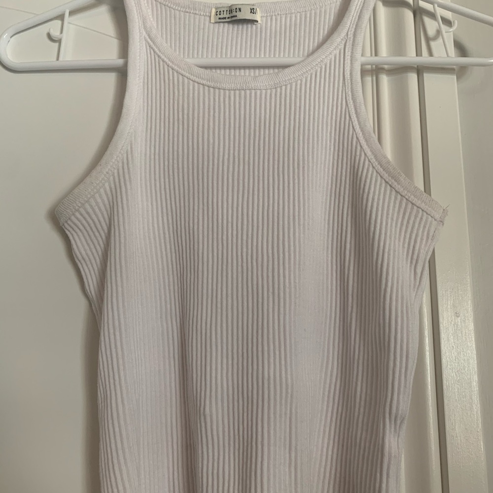 White cropped tank